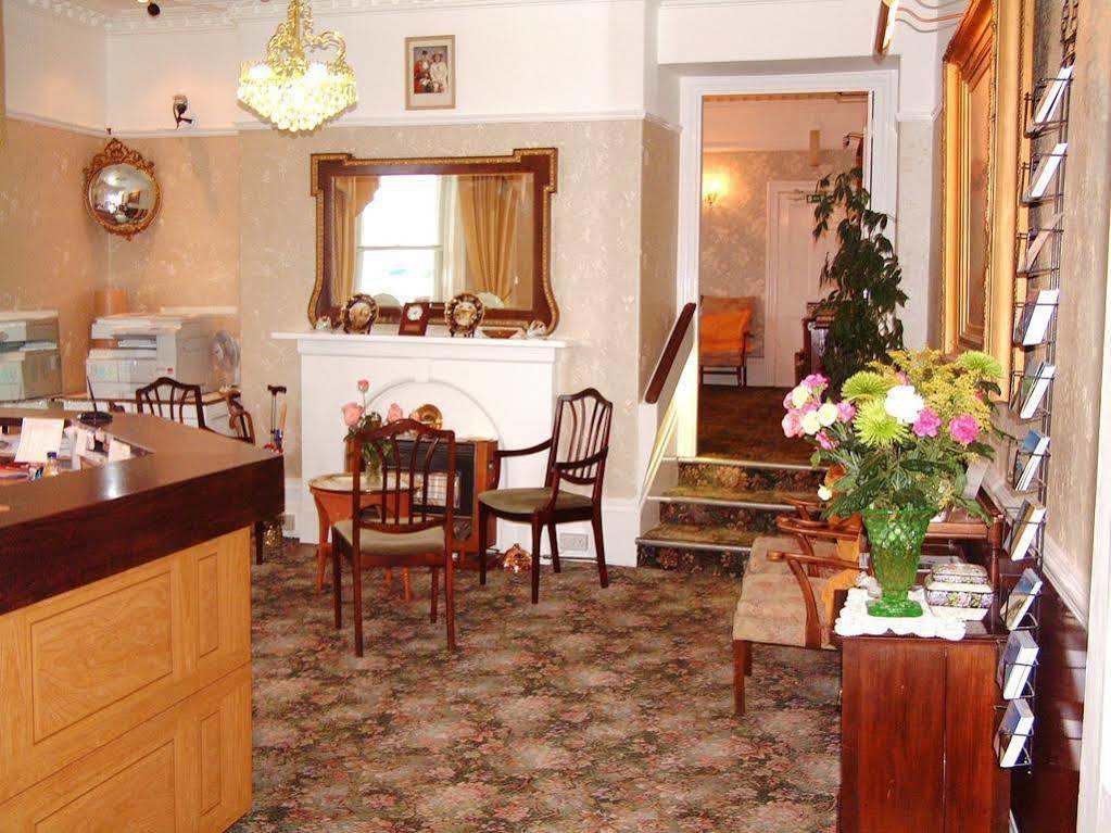 Clarence House Hotel Tenby Exterior photo